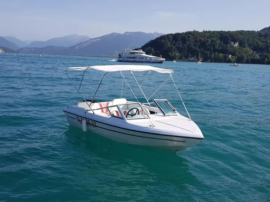 Minoterie Accueillant T3 Avec Place De Parking Privee Annecy